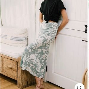 Stone cold fox Caroline skirt in Poppy